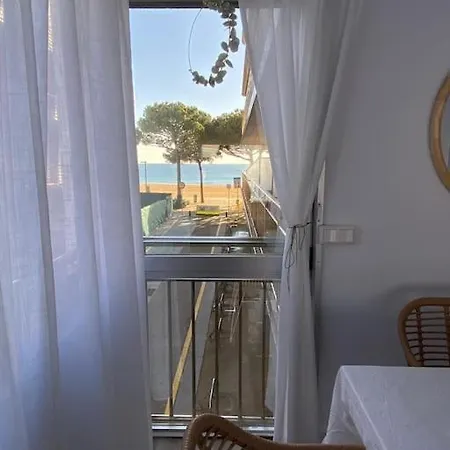 Primera Línea De Mar En *